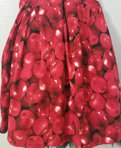 Dresses & Skirts - Apple full skirt